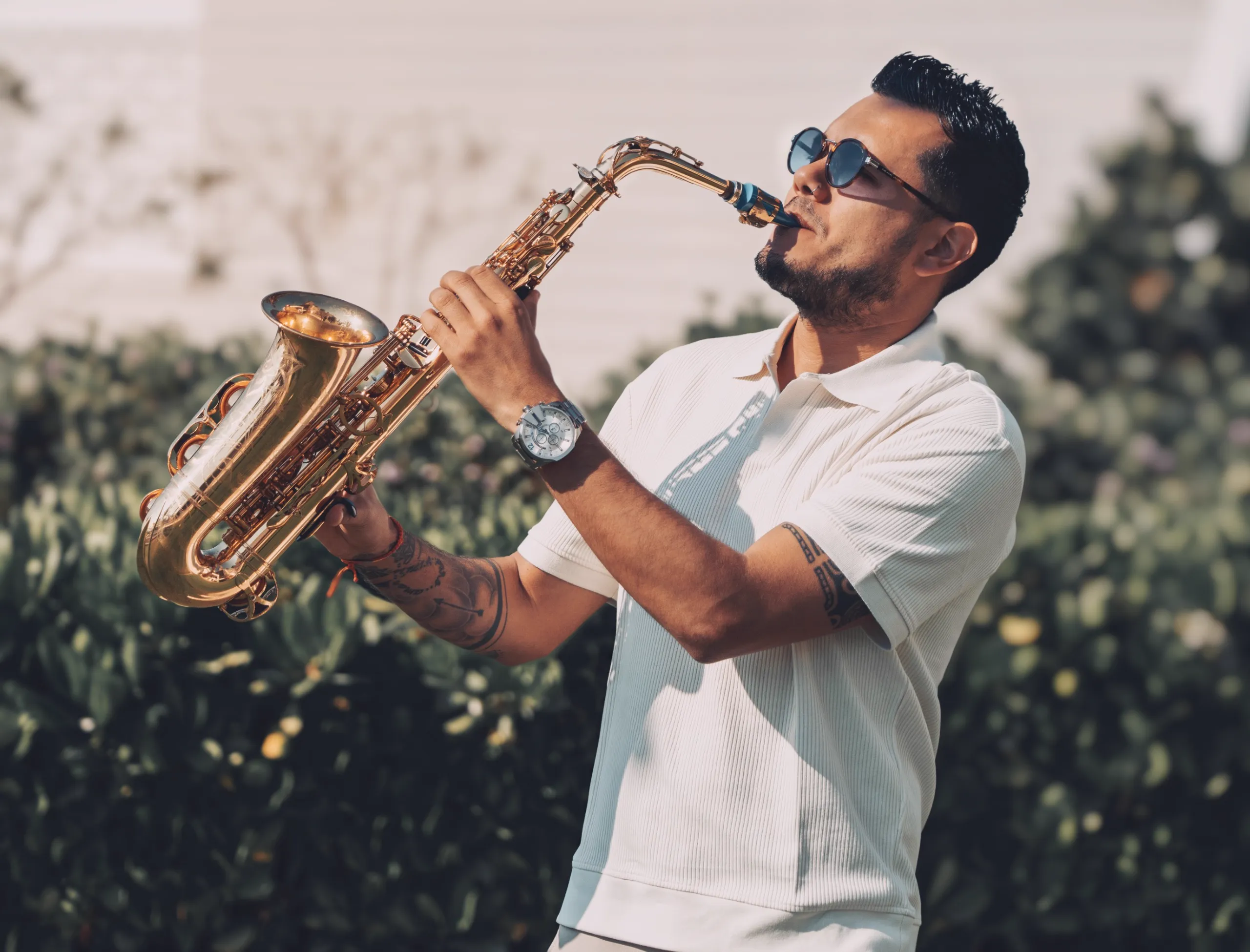 Live saxophone performance Dubai